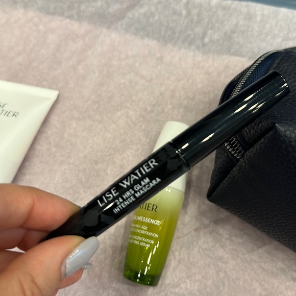 Bundle of 4 Lise Watier products - Picture 5 of 6